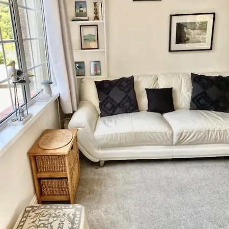 Look No Further ! 4 Min Walk To Beach, Pubs, Shops, Htd Pool, Hottub, Games Room,Tranquil Gds, Bbq, Beautiful, Bassets Acre, 6 Unique 1-3 Bedroom Holiday Homes With Free Parking And Wifi Apartment *