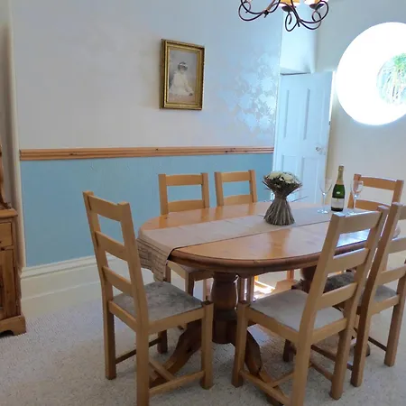 Look No Further ! 4 Min Walk To Beach, Pubs, Shops, Htd Pool, Hottub, Games Room,Tranquil Gds, Bbq, Beautiful, Bassets Acre, 6 Unique 1-3 Bedroom Holiday Homes With Free Parking And Wifi Apartment *