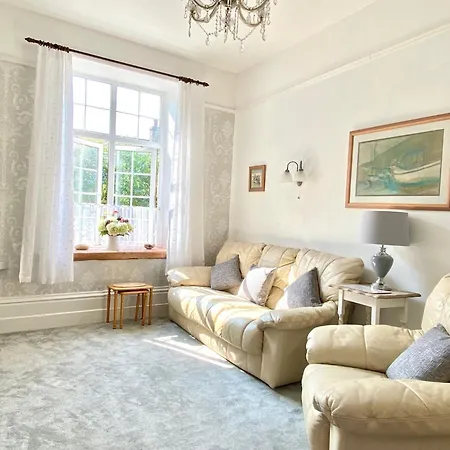 Look No Further ! 4 Min Walk To Beach, Pubs, Shops, Htd Pool, Hottub, Games Room,Tranquil Gds, Bbq, Beautiful, Bassets Acre, 6 Unique 1-3 Bedroom Holiday Homes With Free Parking And Wifi *